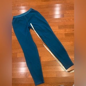 Patagonia Performance baselayer capilene bottoms.